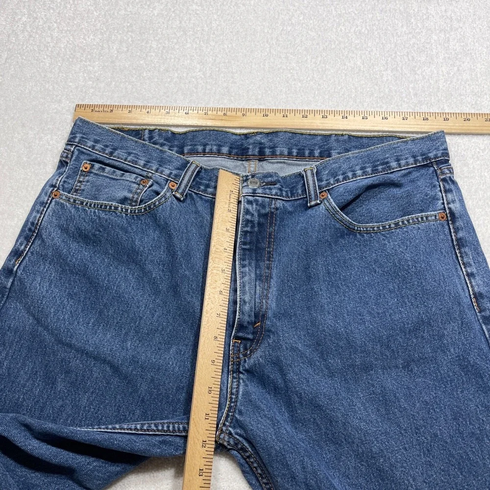 Levi Jeans Men's W38 L32 Straight Leg Comfort Inseam Measures 30